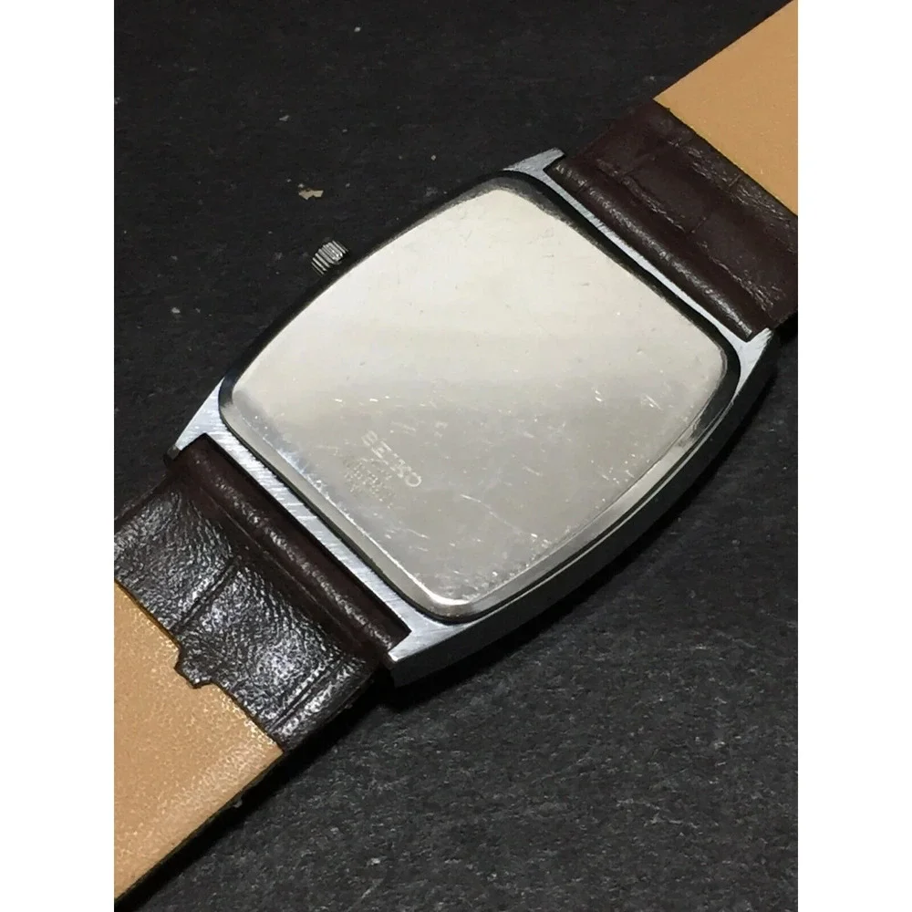 Vintage Style Seiko Quartz Mens Silver Watch & White accents W/ Leather Strap